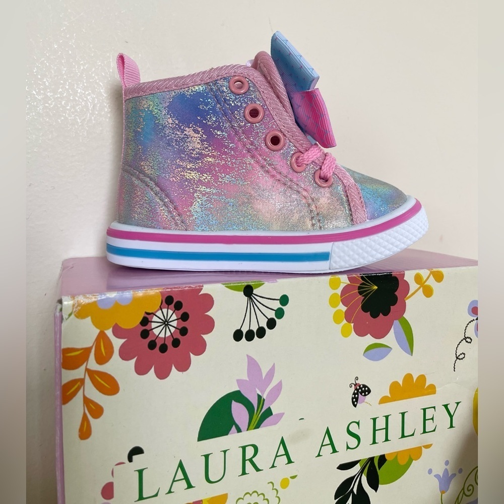 Laura Ashley Toddler Baby Girl High Top Pastel Pink Iridescent Sneaker size 5 - Picture 6 of 15